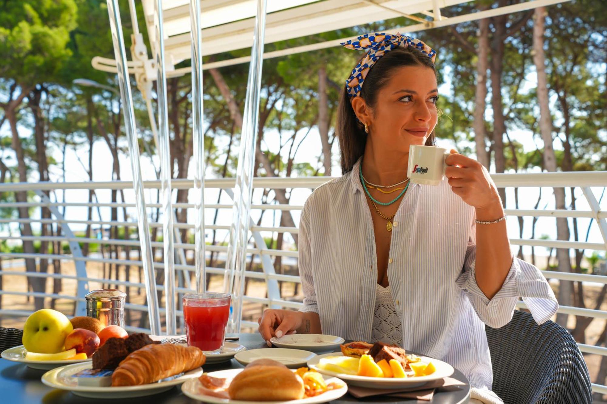 Hotel Lido Alba Adriatica Eksteriør billede