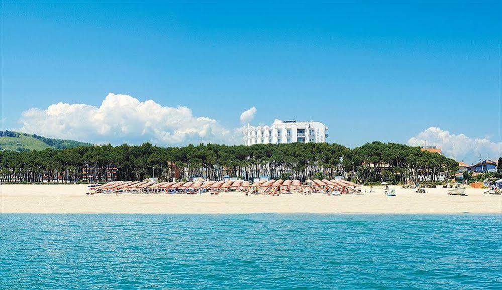 Hotel Lido Alba Adriatica Eksteriør billede